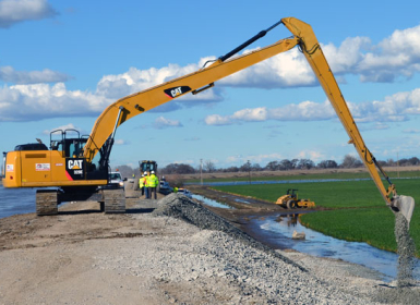 Cho thuê xe cuốc cần dài uy tín tại Bàu Bàng, Bình Dương – Đại Đồng Đen